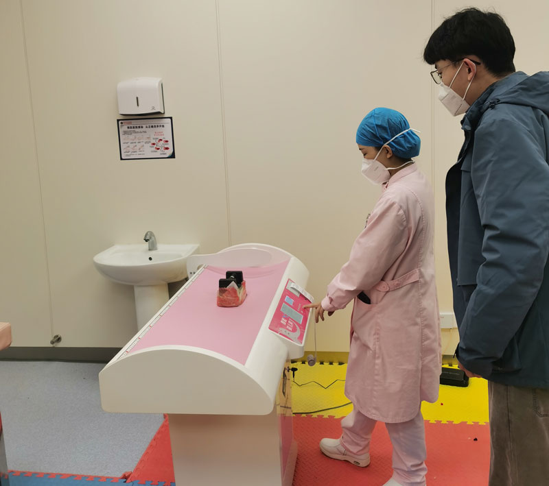 嬰兒身高體重秤可自動打印結(jié)果.jpg 嬰兒身高體重秤可自動打印結(jié)果.jpg